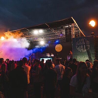AMAX enchanted guests with a melodic combination of techno and trumpet.
