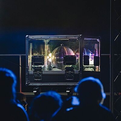 The flight case with built-in disco ball and lighting was a real eye-catcher on stage.